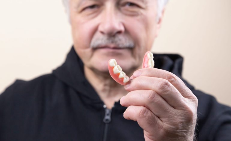 Rehabilitation by single complete removable denture