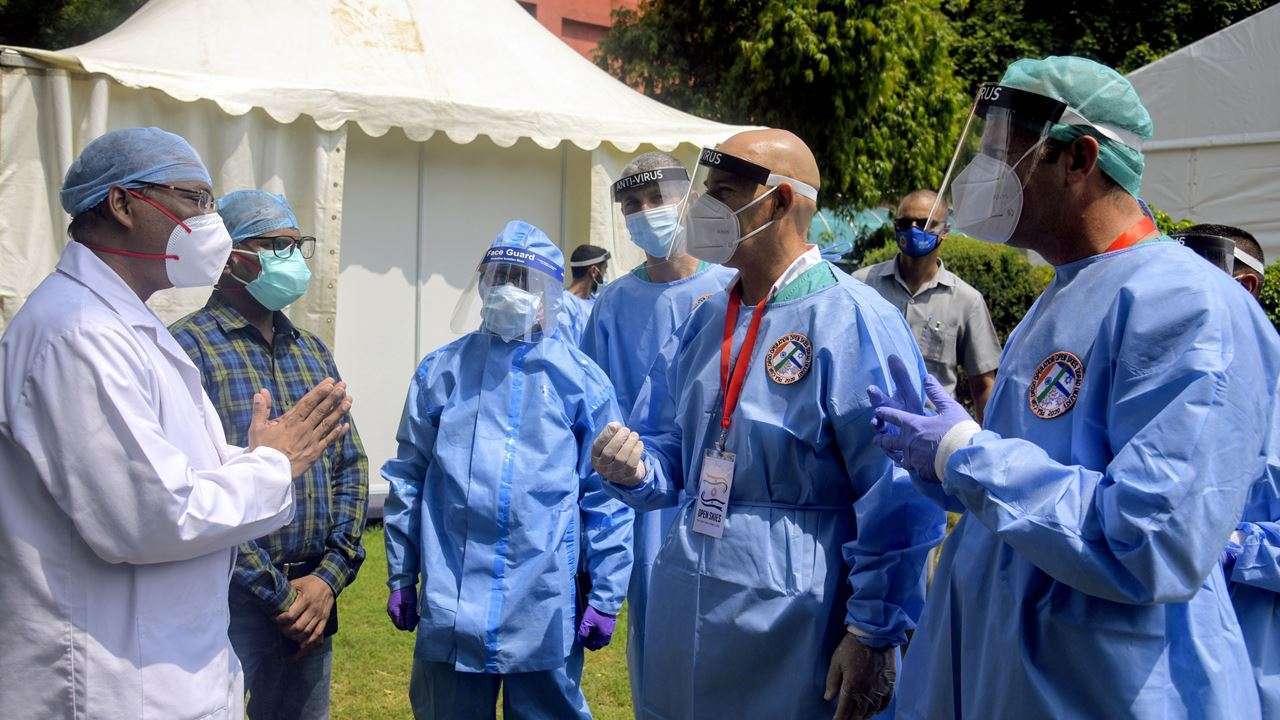 H3N2 Influenza Outbreak In India: Fever, Cough, Vomiting And Other Symptoms
