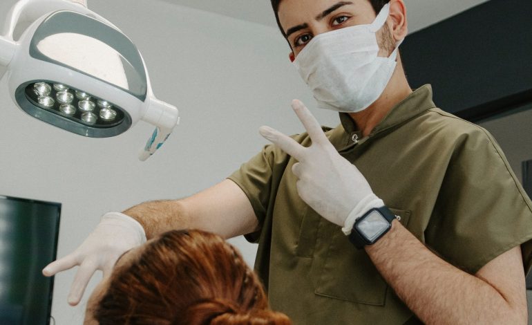 Choosing the Right Dental Laboratory for Your Practice